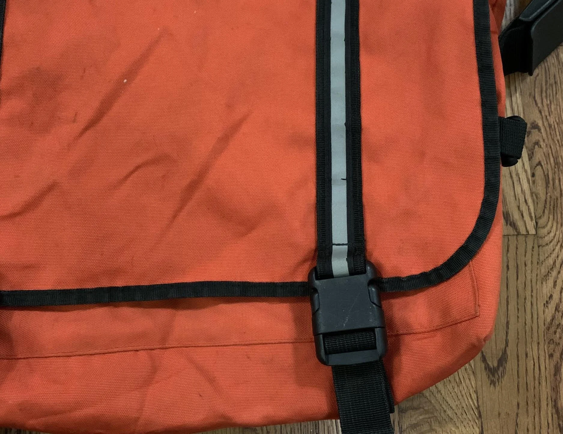 Vintage Gap Tech Orange/ Black/ 3M Messenger Bag — RootsBK